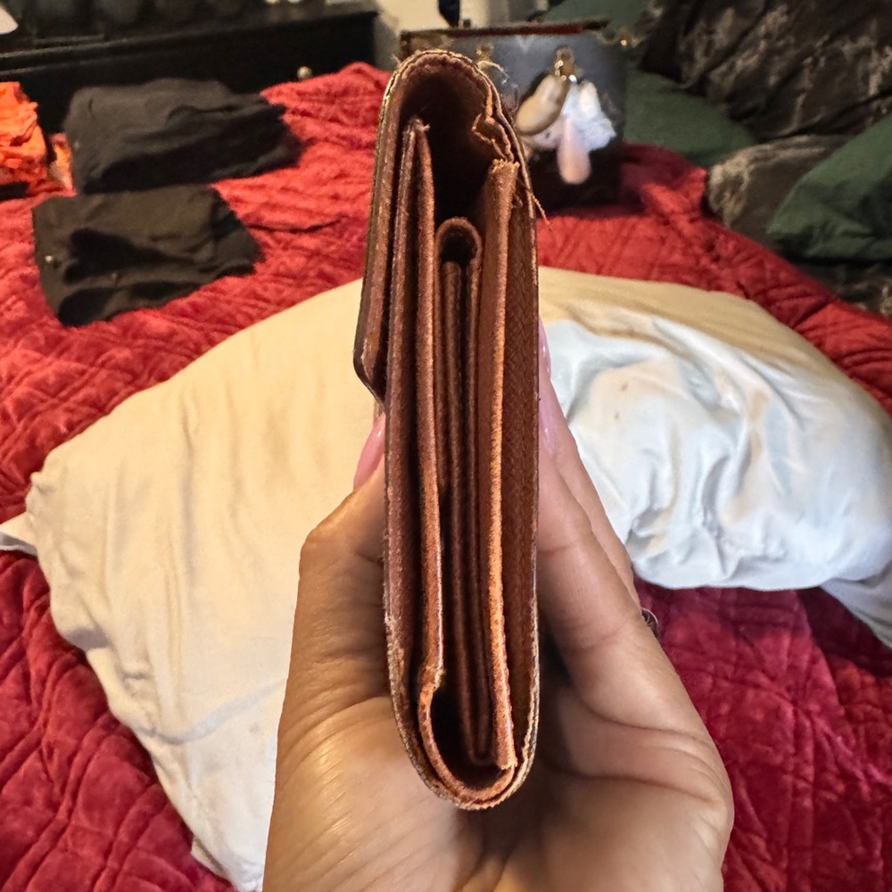 Louis Vuitton Brown and Gold Monogram Clutch - Picture 9 of 11